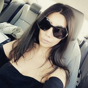 Meet your Posher, Naz